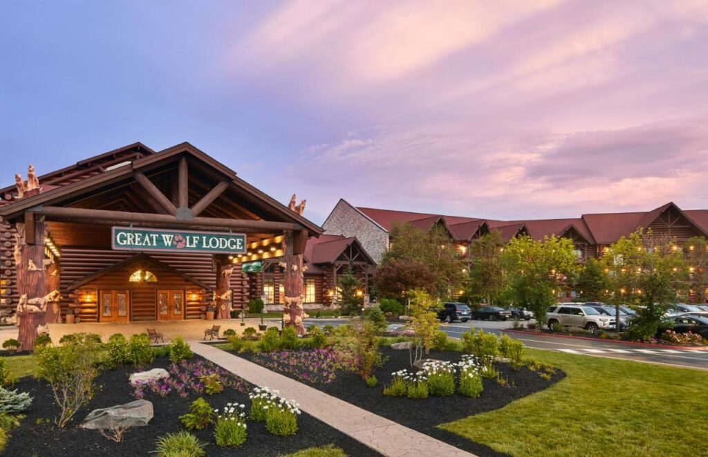 Can You Wear Water Shoes At Great Wolf Lodge