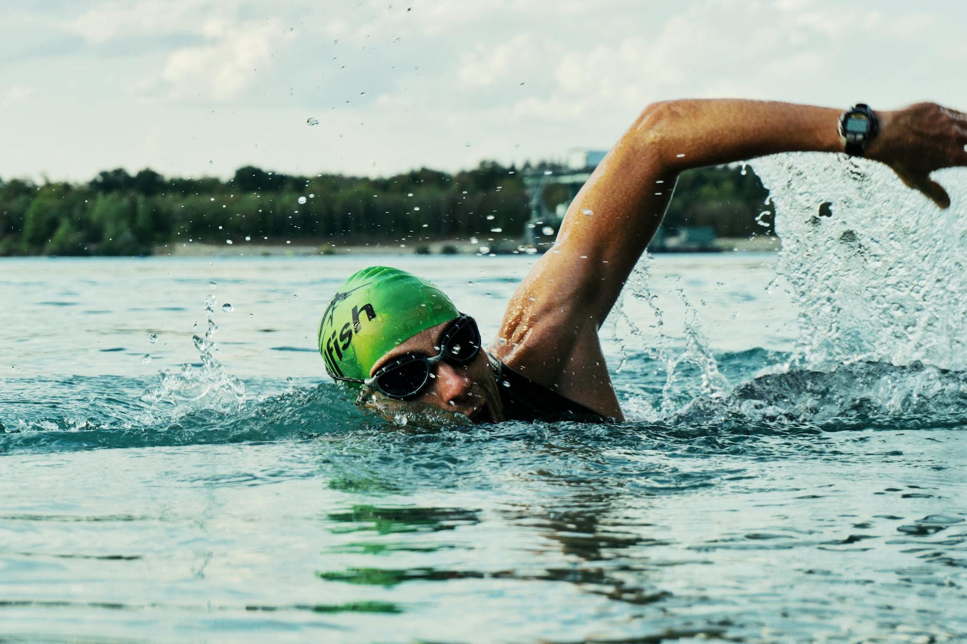 Are Swimming Gloves Any Good? Dive Deep & Discover the Truth! Unleash the benefits (warmth, grip, propulsion) & navigate drawbacks (feel, bulk). Find your perfect fit for pool & open water adventures!