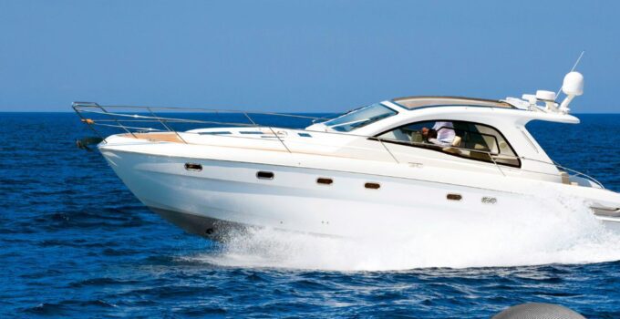 Does A Helmet Help In A High-Speed Boating Accident