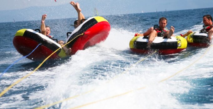 How to Pull a Tube Behind a Boat