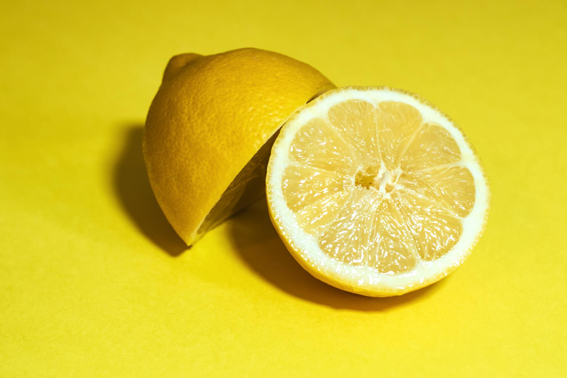  sliced lemon how to make alkaline water at home